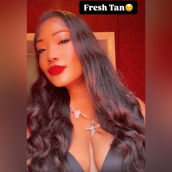 Meet your Posher, Kim♥️ - Picture 6 of 16